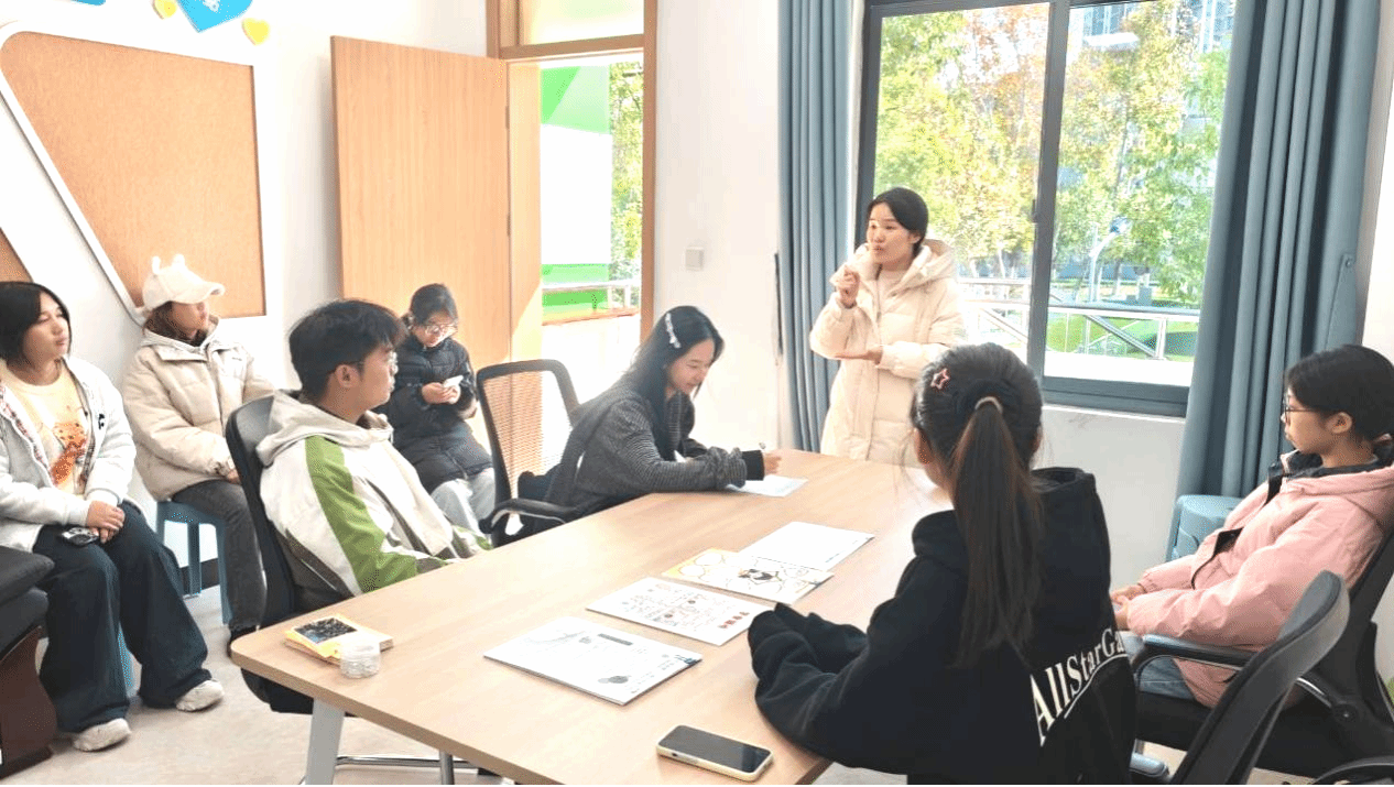 探秘“心灵能量站” 赋能“心灵守护”;——长江新城校区心理委员开启履职新征程