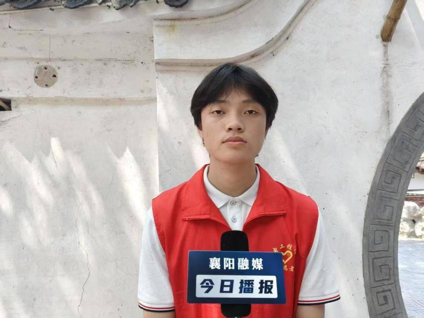 爱心助学育善意 志愿同行暖人间.docx