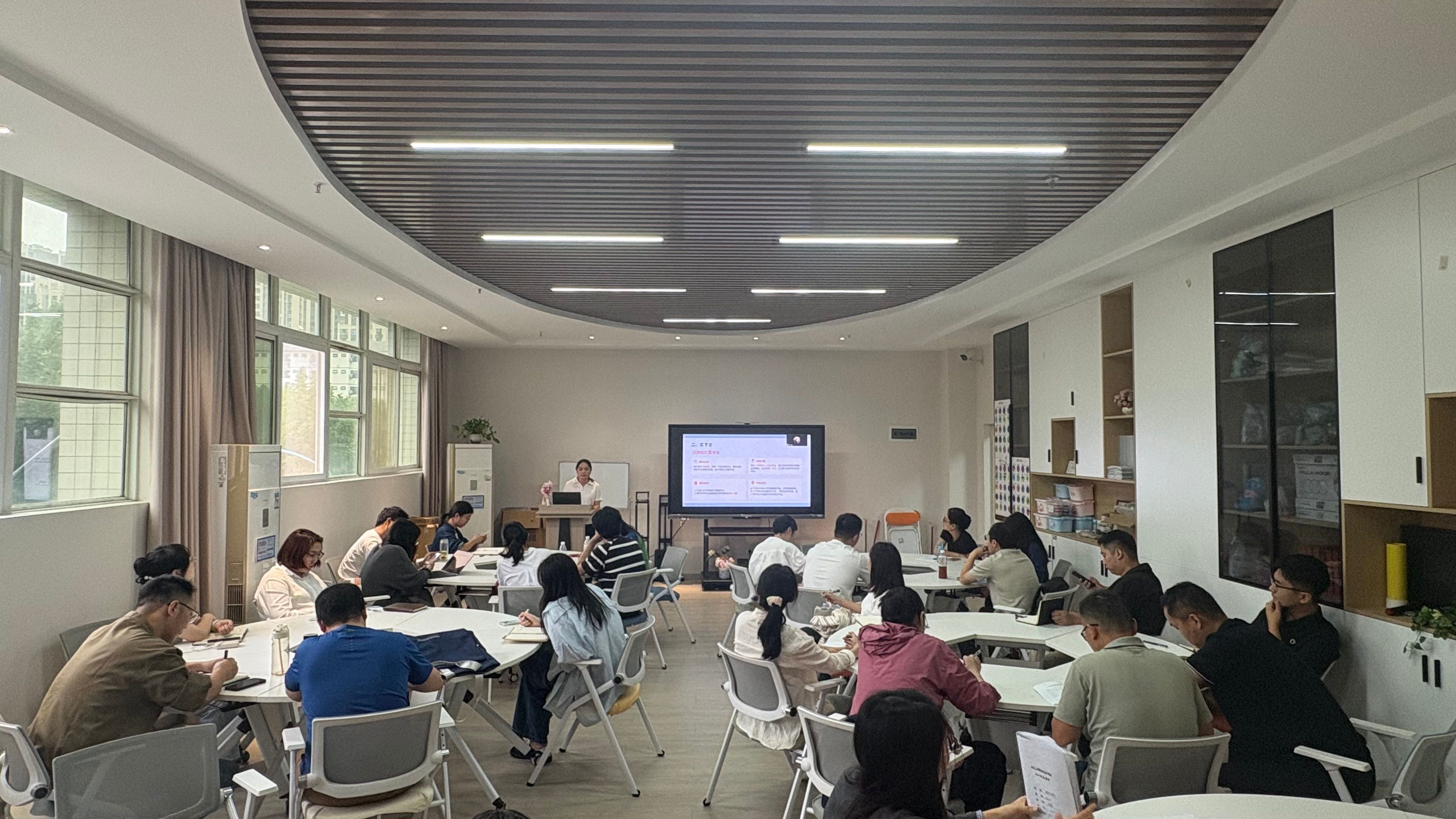 我校召开2026年秋季学期资助工作培训会